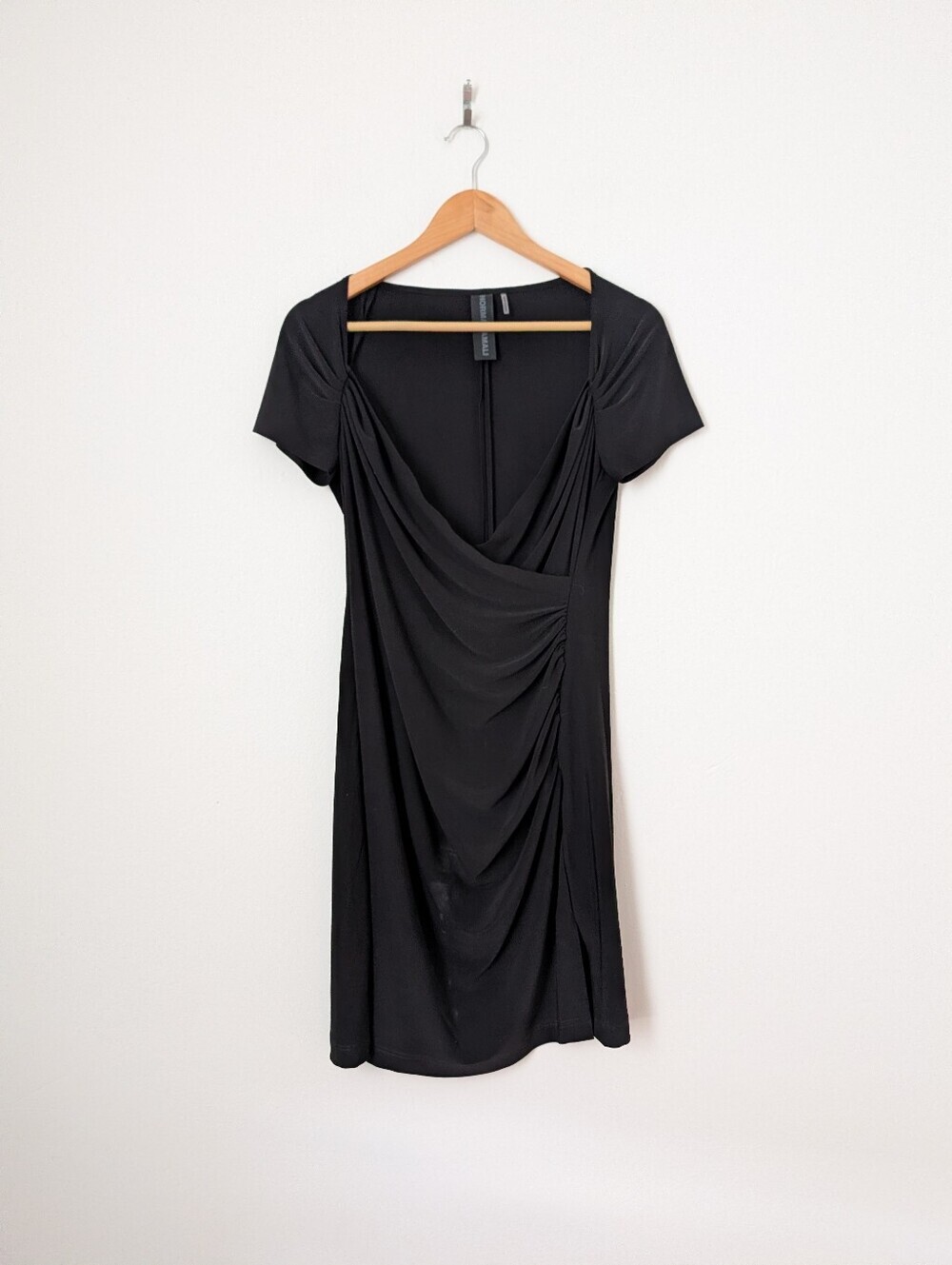 Norma Kamali Black Stretch Sweetheart Side Drape Gathered Mini LBD Dress - Picture 3 of 7